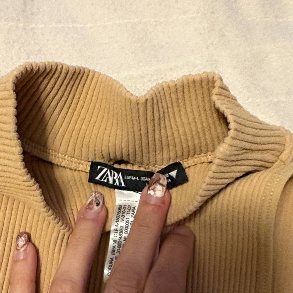 Zara Beige Ribbed Crop Top - Picture 2 of 2